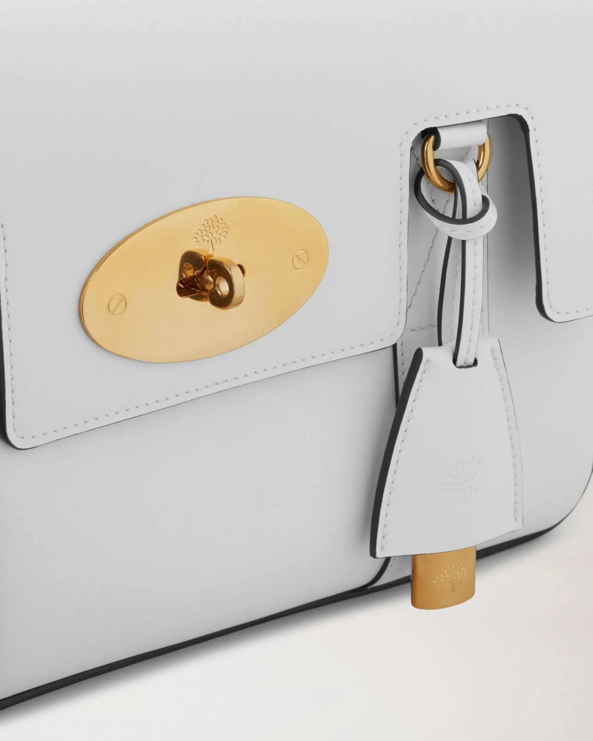 East West Bayswater Classic Smooth (White)
