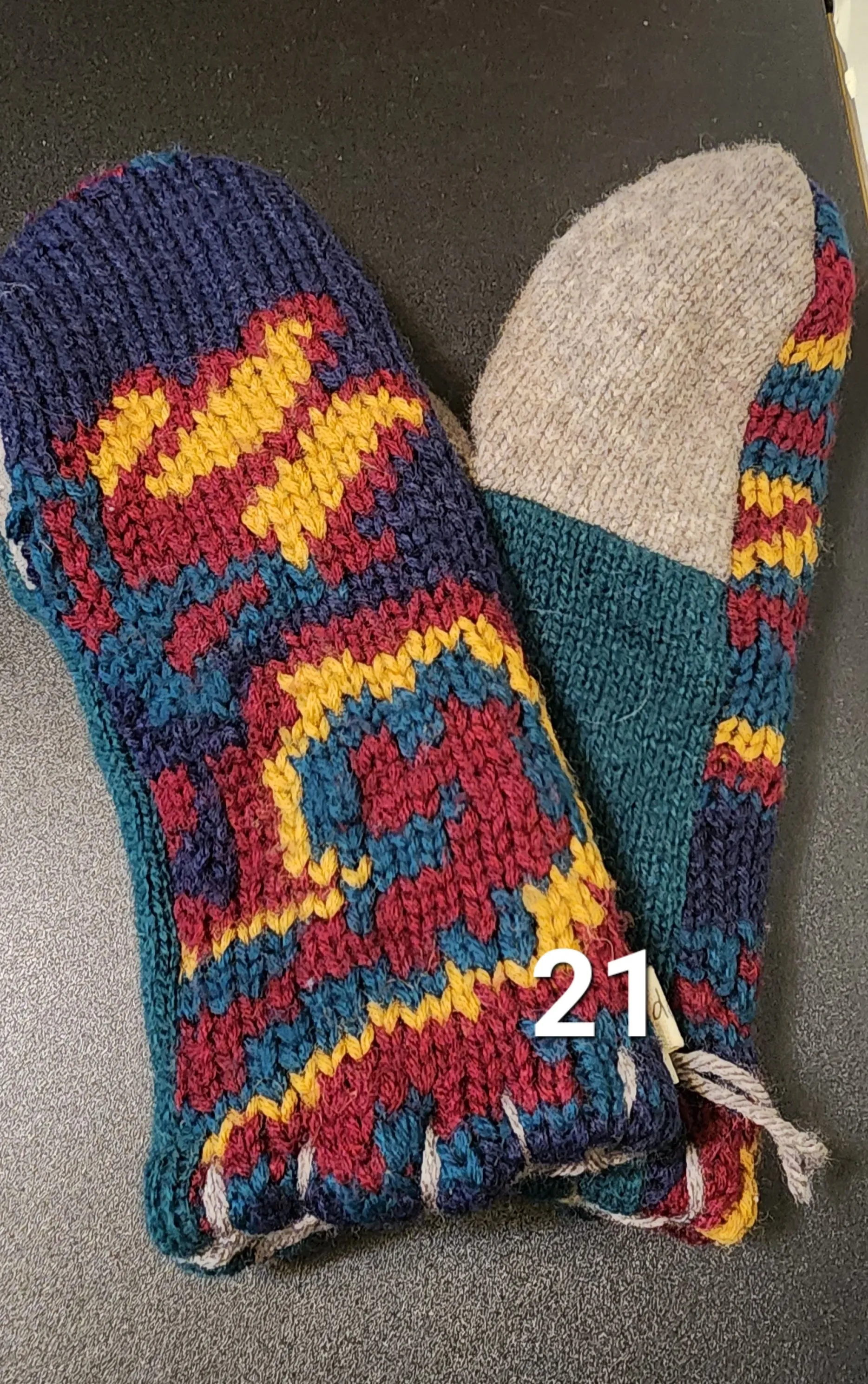 Hand Candy Mittens | Adults
