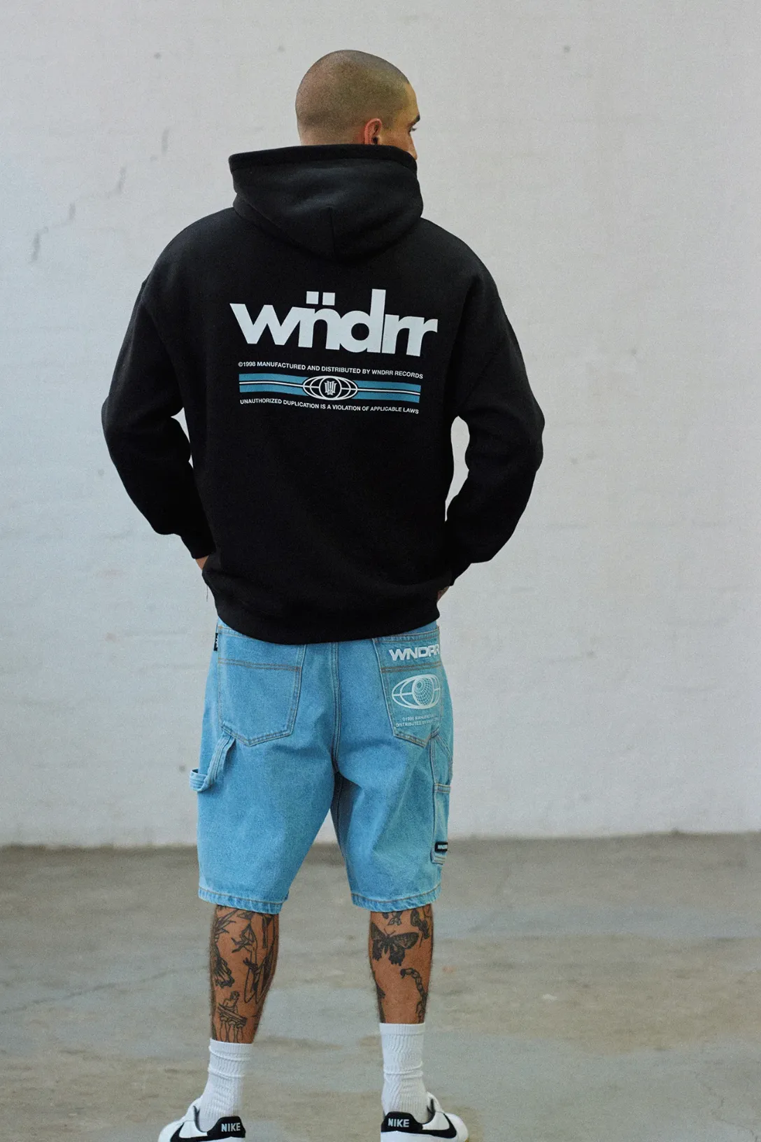 WNDRR LODGE HOOD SWEAT - BLACK